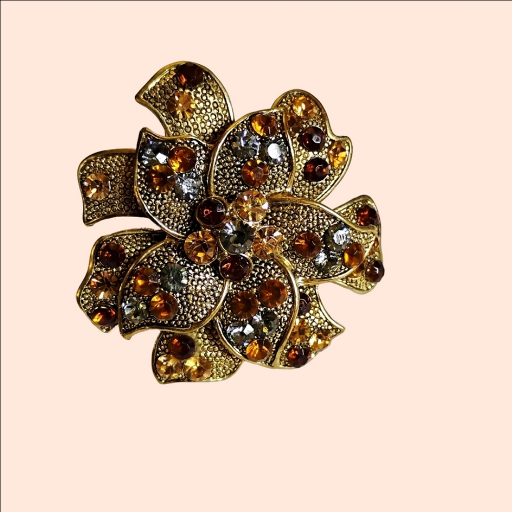 Vintage Signed Liz Claiborne Gold Tone Rhinestone Signed Flower Brooch‎